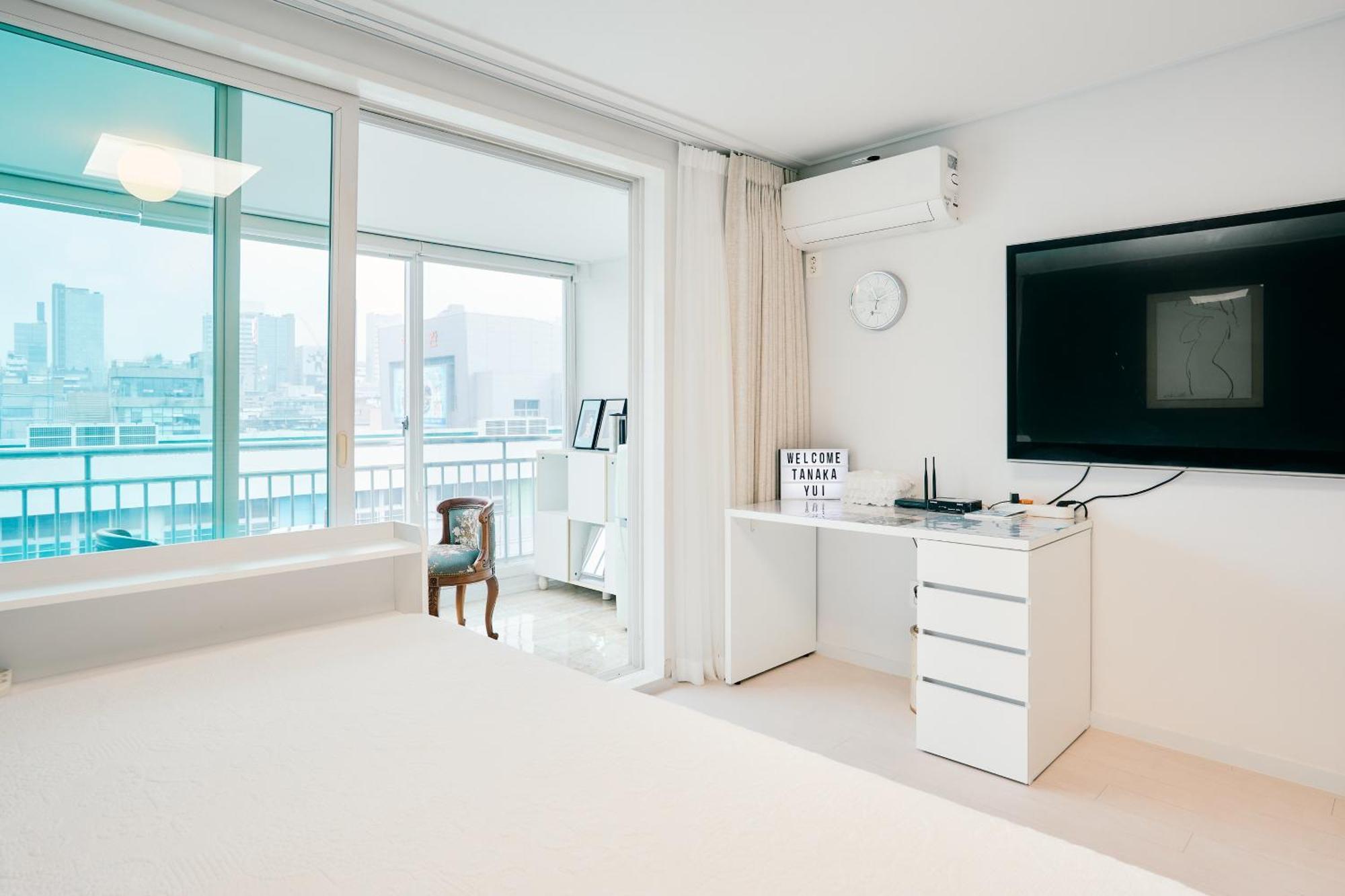 Garosugil Homestay - Female Only Seoul